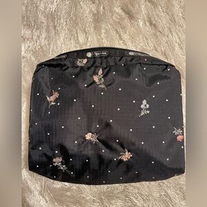 LeSportsack make up bag